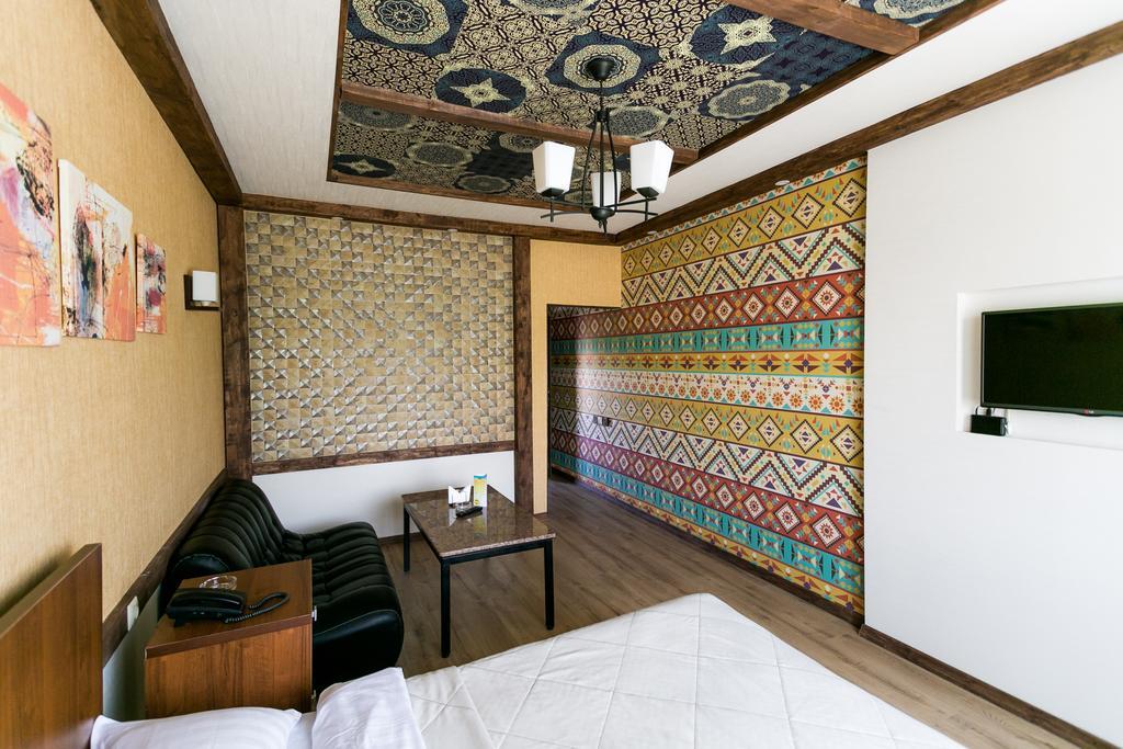 Delphin Guest House Μπισκέκ Εξωτερικό φωτογραφία