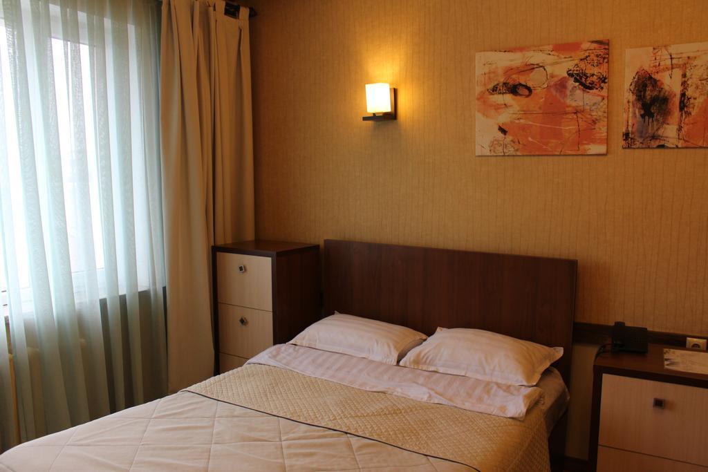 Delphin Guest House Μπισκέκ Δωμάτιο φωτογραφία